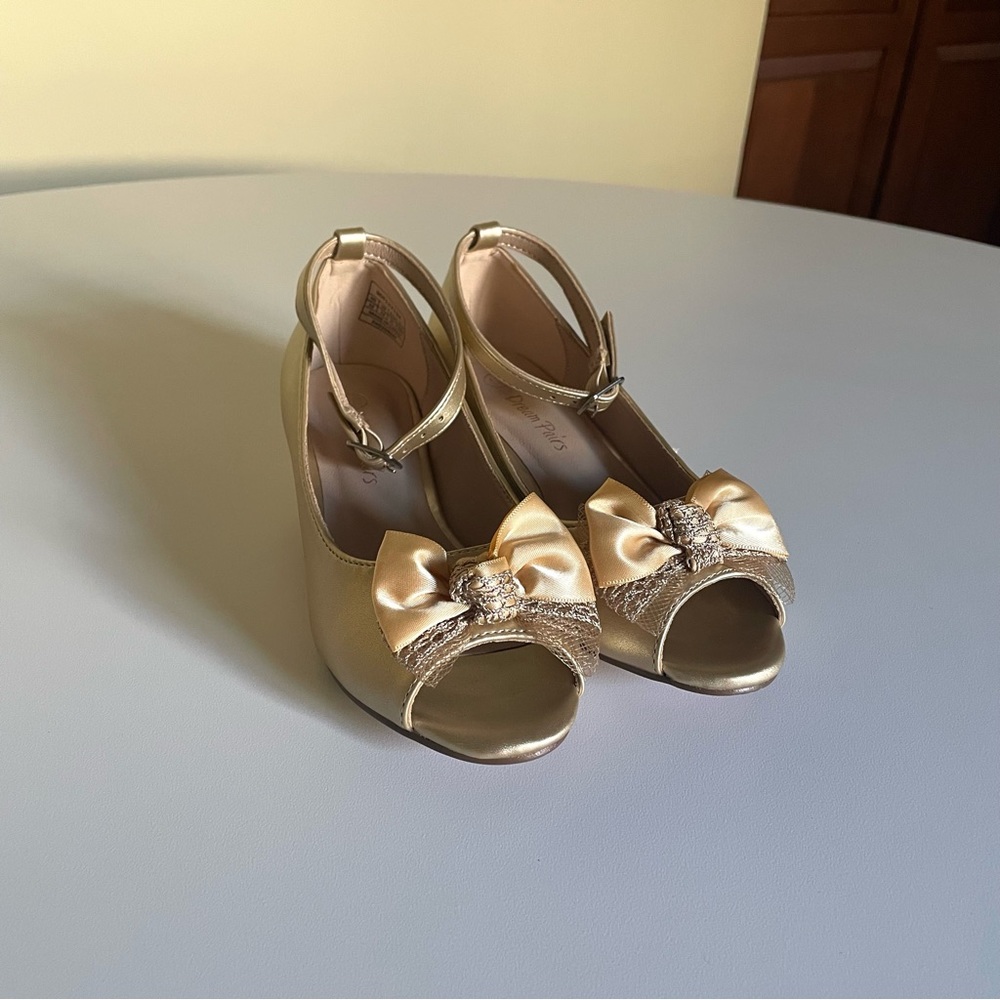 Dream Pairs Little Girl’s Gold Heels | Size 13